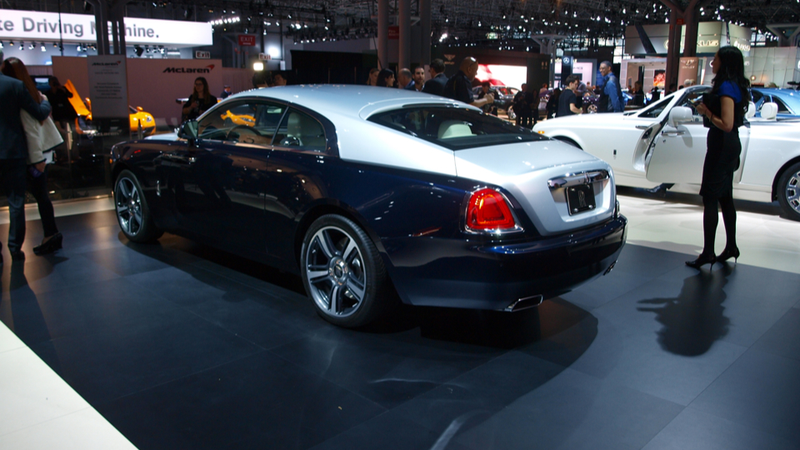 Illustration for article titled The Rolls-Royce Wraith Has a Slightly Less Erect Spirit of Ecstasy